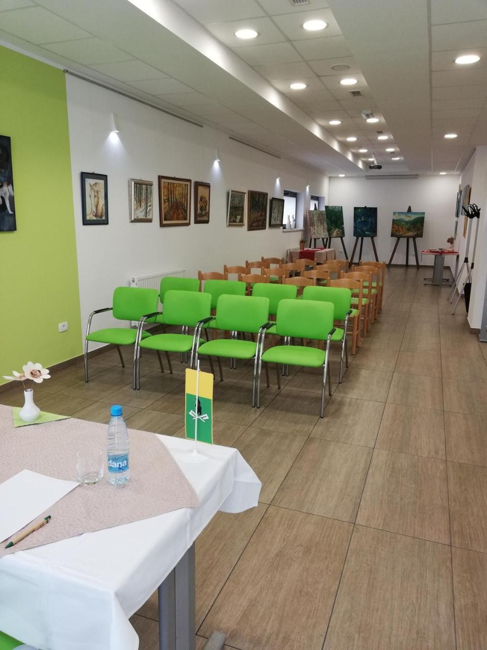 Hrib-Loski Potok Hotel Oskar المظهر الخارجي الصورة